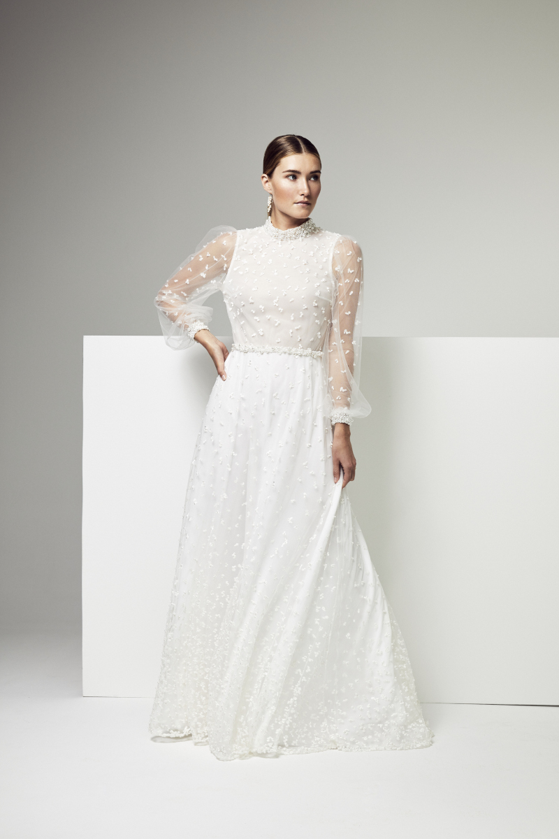 robe de mariée en plumeti et en crepe de soie blanc
