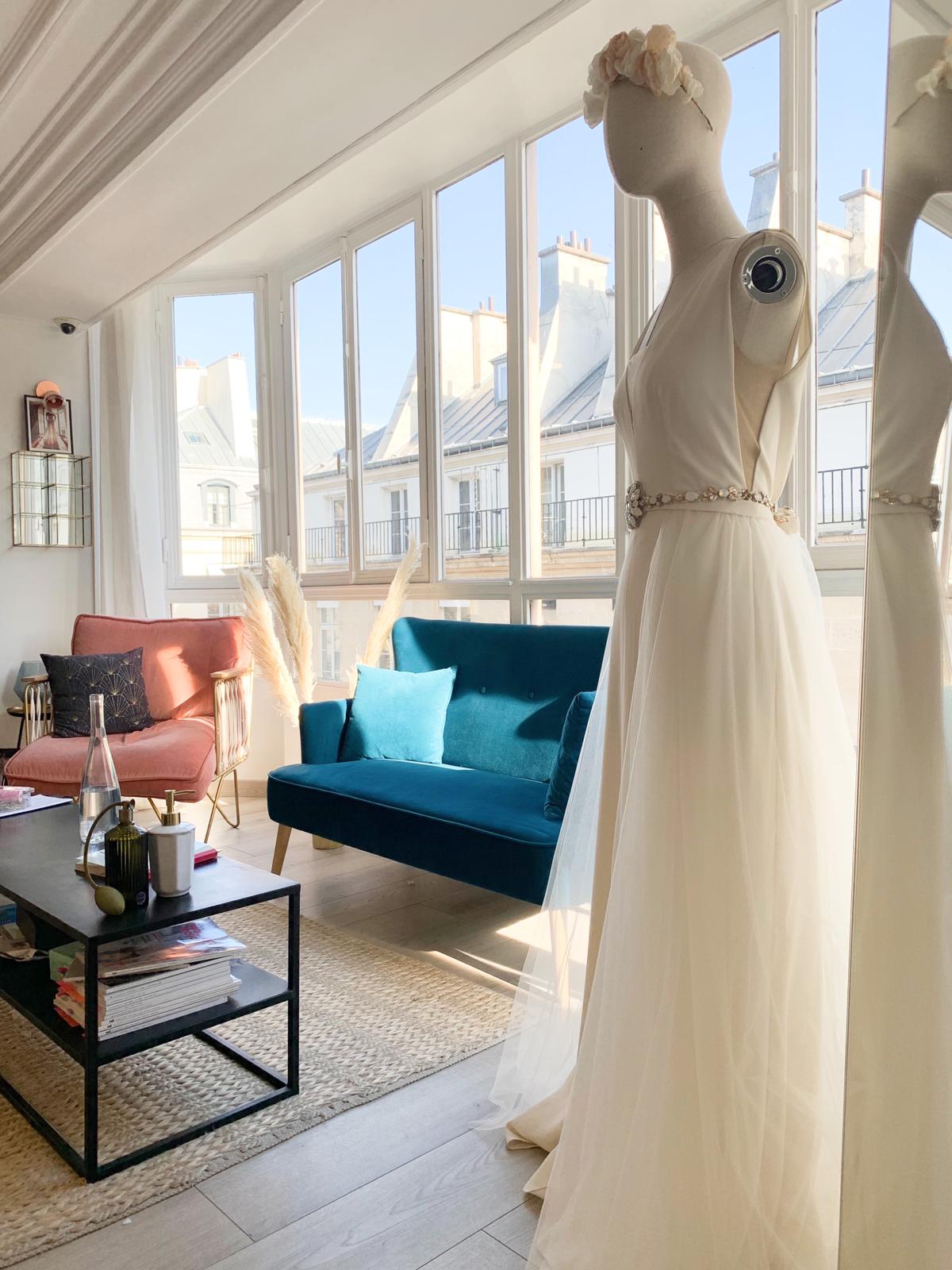 Elise Martimort, créatrice de robes de mariée sur-mesure, Showroom Paris Elise Martimort creatrice de robes de mariee sur-mesure showroom paris